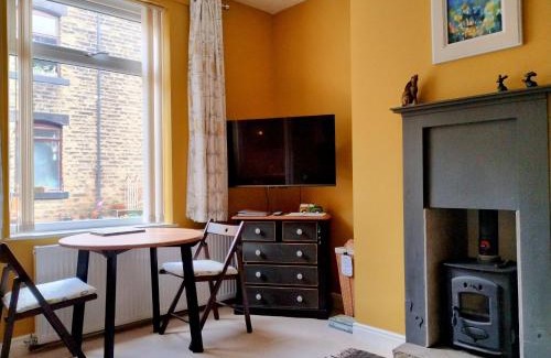 Wadsworth House | The Cobbles - Central, Parking, Netflix & Woodburner