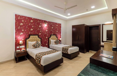 Shavri Colony Hotel | The Colonial Hotel Lake View Rooms