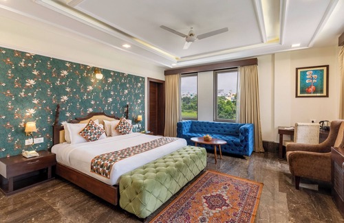 Shavri Colony Hotel | The Colonial Hotel Lake View Rooms