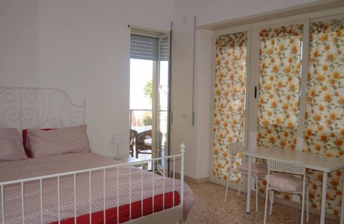 Arenella Bed & Breakfast | THE COLORS OF SALVATOR ROSA - Red Room