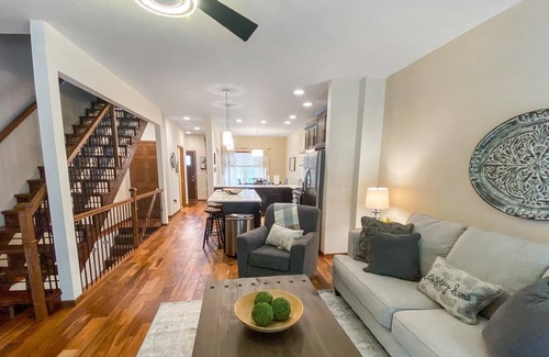 La Crosse House | The comforts of home, while you work