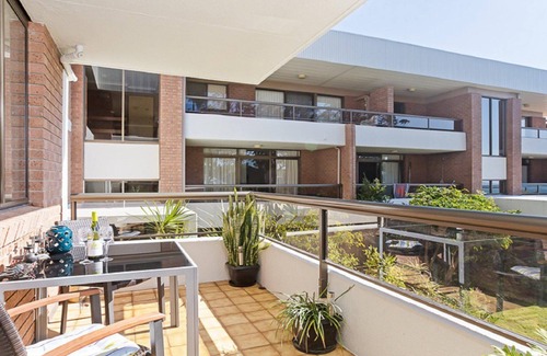 Nelson Bay Apartment | The Commodore, 23,9-11 Donald Street - Delightful unit with gorgeous water views, air con and wi-fi