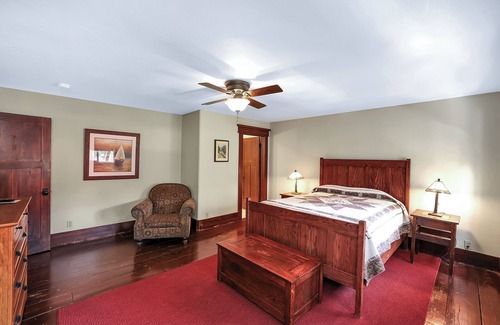 McCall Cabin | The Conifer Lodge - Rustic & Grand! SLEEPS 35, PET FRIENDLY, 4 DIFFERENT WINGS.