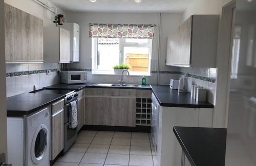 Witney House | The Conifers - lovely family home in Witney