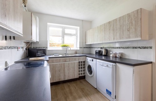 Witney House | The Conifers - lovely family home in Witney