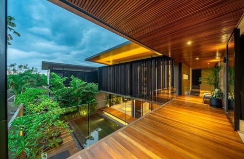 Dyanapura Villa | The Continental 8 bedroom luxury Seminyak