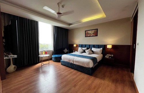 Meerut Hotel | The Conway