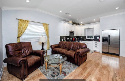 Dunedin Cottage | The Cook Cottage sleeps 4 in Dunedin