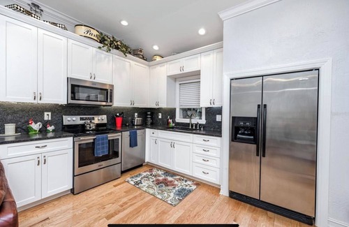 Dunedin Cottage | The Cook Cottage sleeps 4 in Dunedin