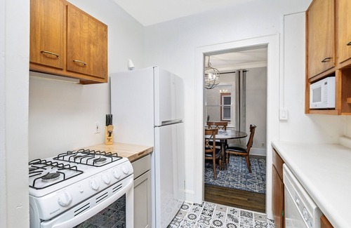 Minneapolis - St. Paul House | The Cooper, a charming Double Bungalow just Blocks from W River Parkway