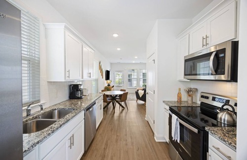 Goose Creek House | The Cooper Cottage at Bowen Village