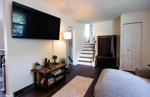 Ephrata House | The Cooper Home, Dogs Welcome!