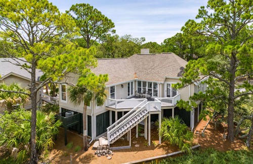 Saint Helena Island Cottage | The Coral Pelican - Very charming cottage, one block to beach!