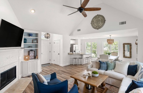 Saint Helena Island Cottage | The Coral Pelican - Very charming cottage, one block to beach!