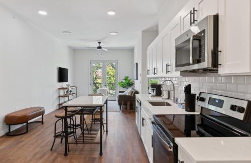 Fort Worth Apartment | The Corbin 1202 - Magnolia Street Charm
