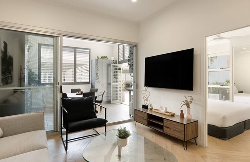 South Brisbane Apartment | The Cordelia Sweeping South Brisbane Style