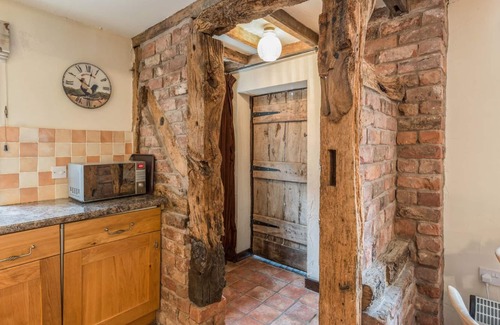 Coalbrookdale Cottage | THE CORN HOUSE, family friendly, with open fire in Leighton