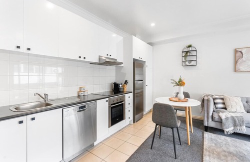 Saint Kilda South Apartment | The Cornerstone on Inkerman