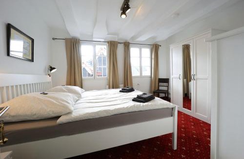 Solingen Bed & Breakfast | THE CORNISH ARMS Guest House