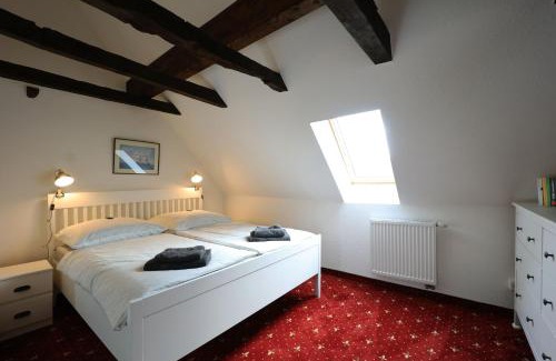 Solingen Bed & Breakfast | THE CORNISH ARMS Guest House