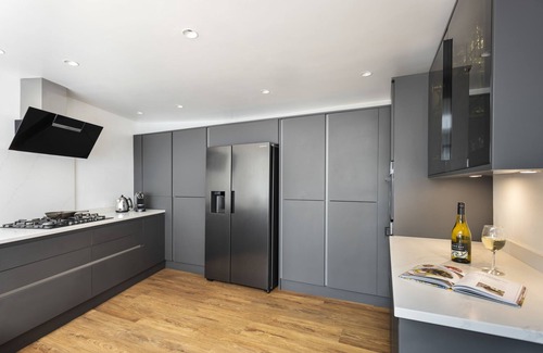 Lindale House | The Coronation Family Cottage - Hot Tub