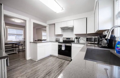 Hilltop House | The Cosmopolitan House