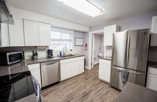 Hilltop House | The Cosmopolitan House