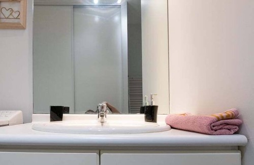 Cuire Apartment | The Coste - Cosy modern apartment in Caluire