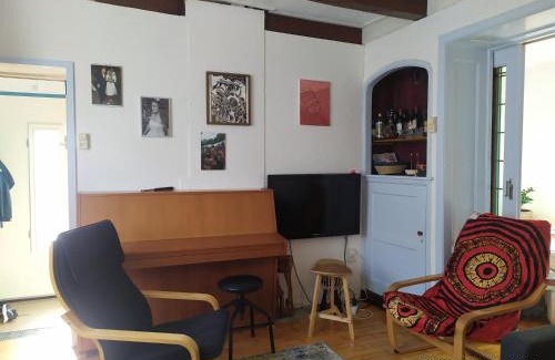 Stavenisse House | The cosy little house with the sundial