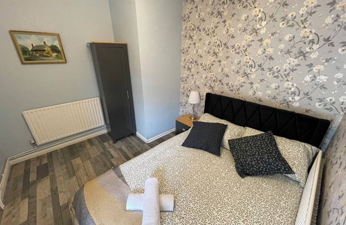 Tollington Apartment | The Cosy Nook Studio #5