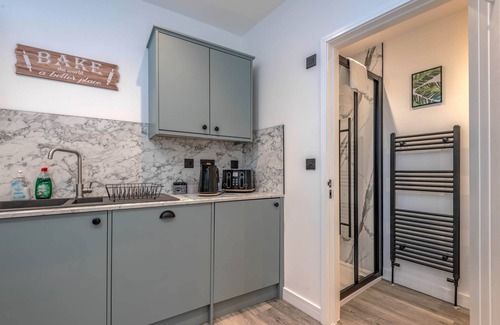 Cheltenham Apartment | The Cotswold Woodland by Fortuna Property