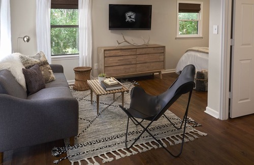 Franklin Cottage | The Cottage at Cabin Creek Farm in Franklin, TN is an Enchanting Cottage Retreat