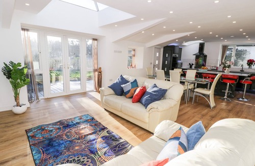 Tyn-y-Gongl Cottage | The Cottage at Cromlech Manor Farm