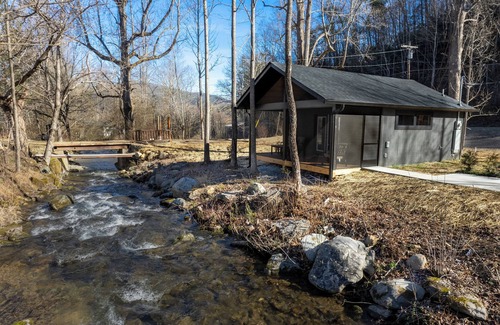 Cosby Cottage | The Cottage At Greenbriar Creek - WIFI, Mountain Views, Starting at $79"