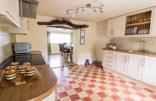 Ripley Cottage | THE COTTAGE AT NIDDERDALE, family friendly in Harrogate