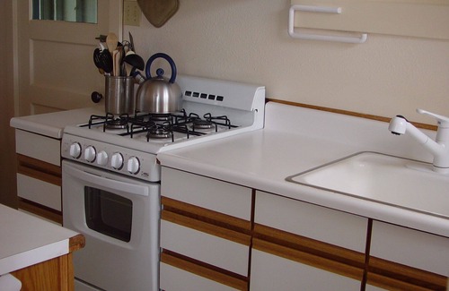 Eastside Santa Cruz Cottage | The Cottage- Fully equipped 1 bdrm house, 2 blks to awesome beach