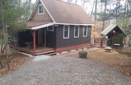 Asheville Cottage | The Cottage on Parkway Loop: Quiet, cozy, convenient!