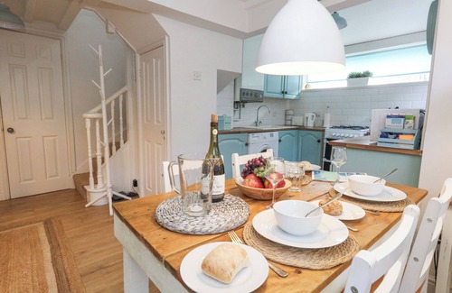 Langton Matravers Cottage | THE COTTAGE, pet friendly, with a garden in Swanage