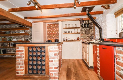 Saint Kew House | THE COTTAGE, pet friendly, with open fire in St Kew Highway
