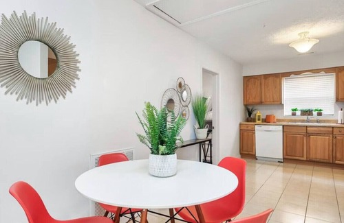 Dandridge House | The Cottage @Smoky MTN Lakeside