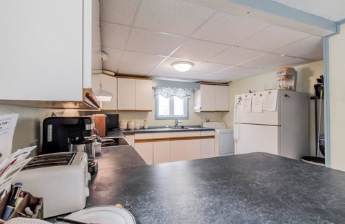Ocean Park Cottage | The cottage is located on a quiet dead end street, one block fr om the beautiful Kinney Shores beach