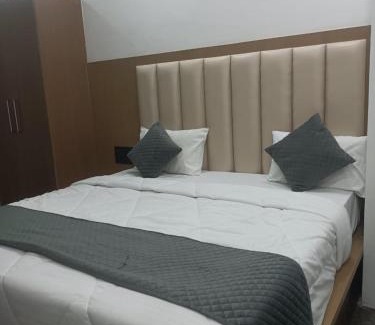 Mathura Bed & Breakfast | The Country House