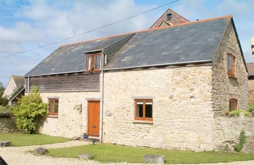 Weymouth Cottage | THE COURTHOUSE, pet friendly, with a garden in Sutton Poyntz