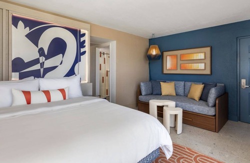 Islamorada Hotel | The Cove, Age 21 Plus, Junior Suite, 1 King, Ocean view, Balcony