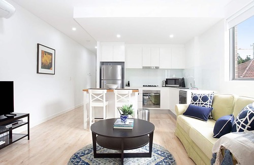 Lane Cove North Apartment | The Cove Apartment in Leafy Lane Cove