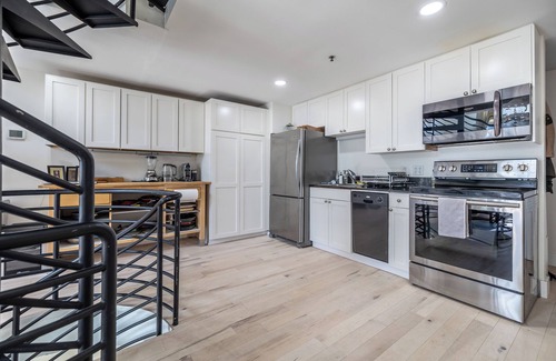 Mission Bay Condo | The Cove: City Loft Living - 2B/2.5B
