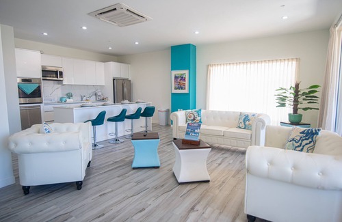 Palm Beach Resort | The Cove - Condo Hotel - Perfect Location