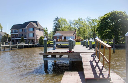 Elkton Cottage | The Cove On The Waterfront
