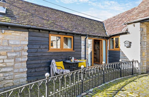 Ardens Grafton Cottage | The Cow Shed | Cottage near Stratford-upon-Avon