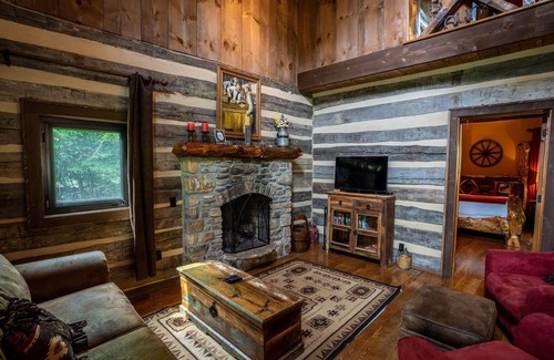 Goldbond Cabin | The Cowboy Cabin at Four Fillies Lodge